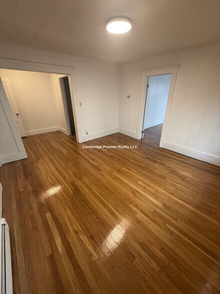 Building Photo - 66 Elm St
