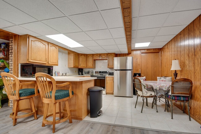 Building Photo - 10600 Ridgewood Dr