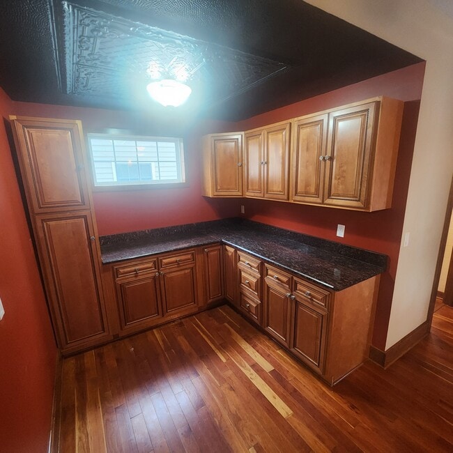 Building Photo - 807 Starkweather Ave