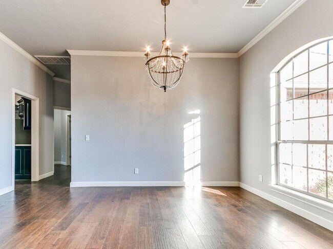 Building Photo - 17121 Kemble Ln
