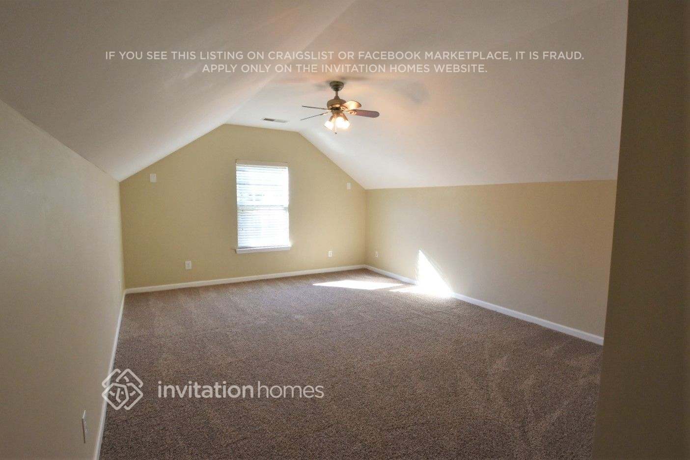 Building Photo - 4007 Fine Robe Dr
