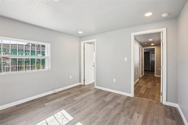 Building Photo - 1911 22nd Ave S