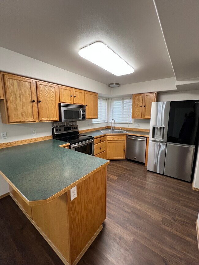 Building Photo - 6641 Desiree Loop