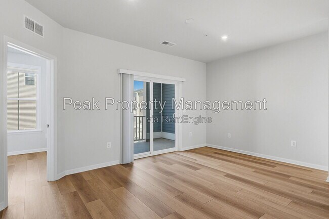Building Photo - 9256 Magellan Pkwy