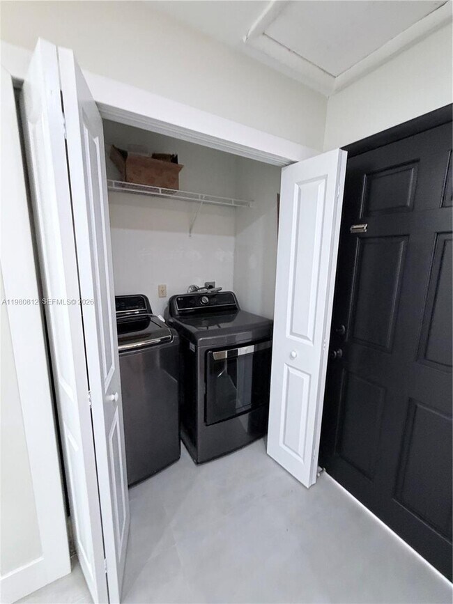 Building Photo - 7801 SW 12th St