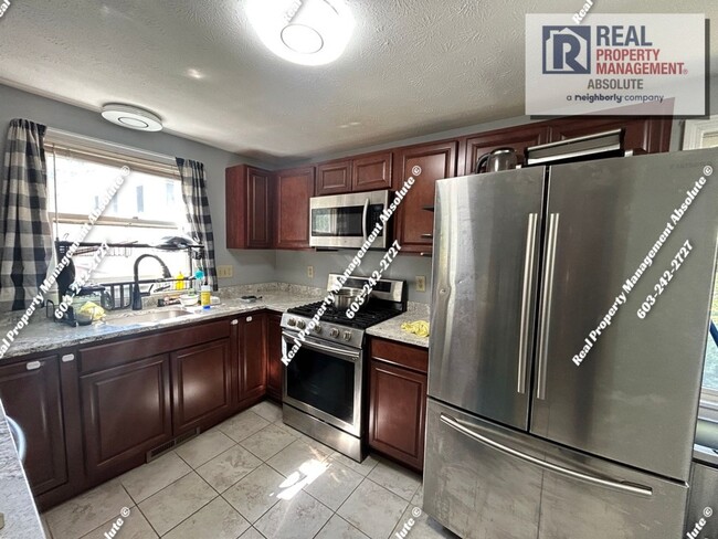 Building Photo - Spacious 3 bed 2.5 bath Townhome in Kessle...