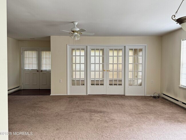Building Photo - 561B Malvern Ct