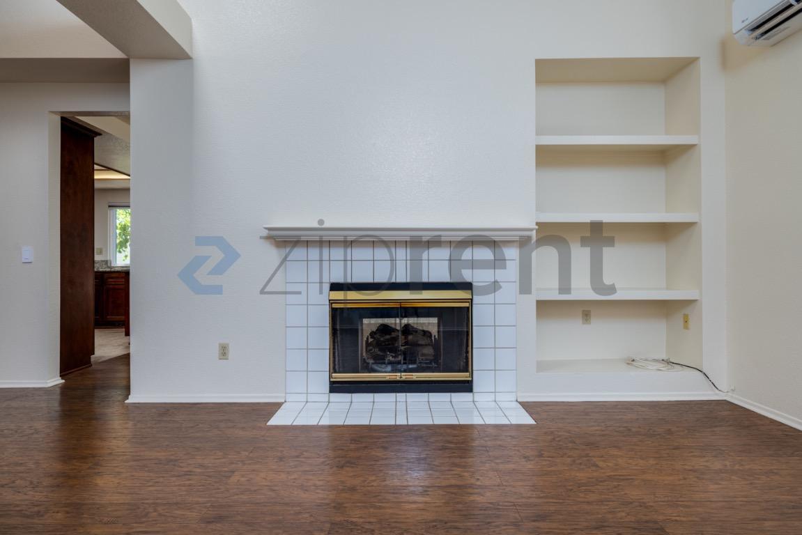 Building Photo - Unit