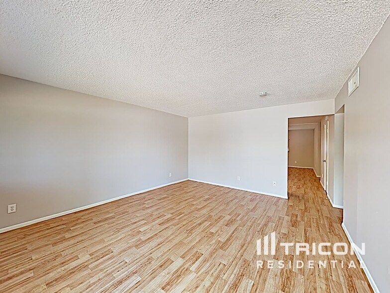 Building Photo - 4121 W Griswold Rd