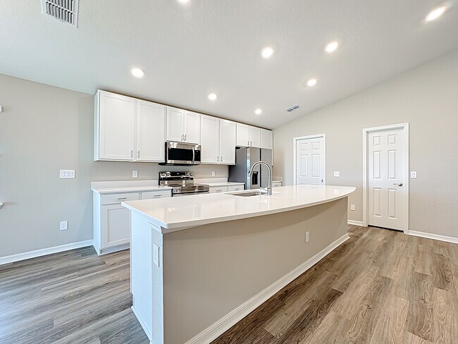 Building Photo - 877 Cypress Creek Run