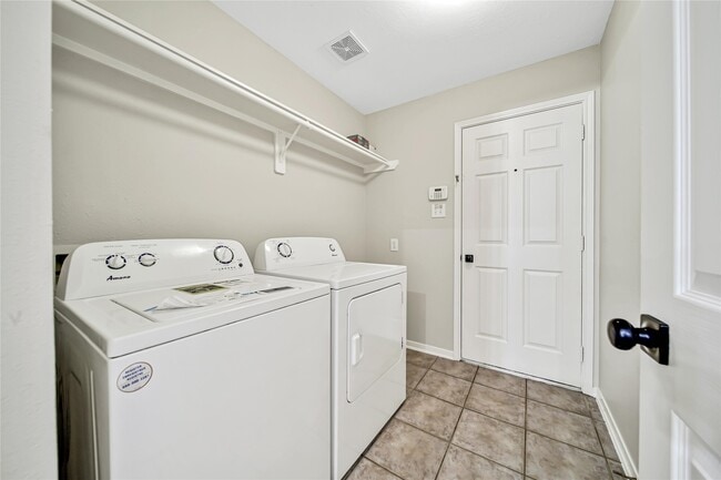 Building Photo - 14526 Red Tailed Hawk Ln