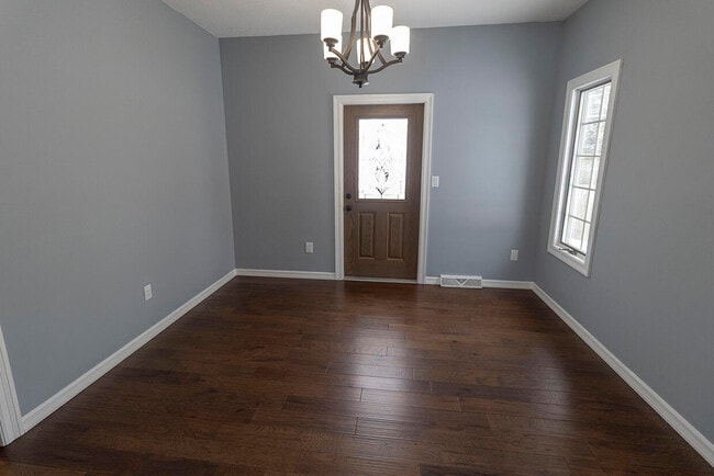 Building Photo - 4500 W Bridgewood Dr