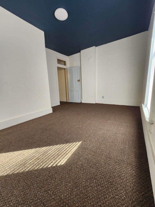 Building Photo - 21 Rose Ave