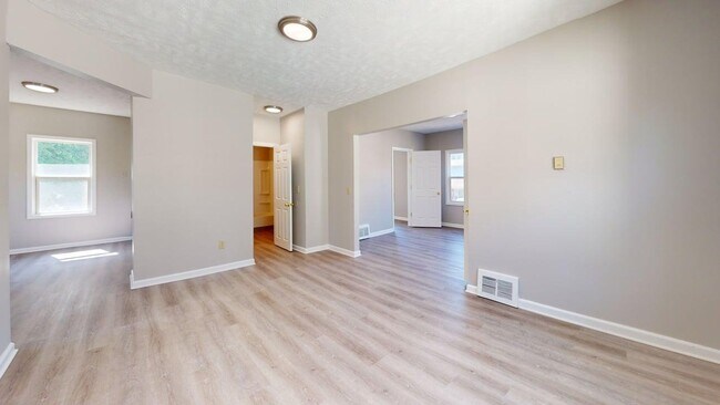 Building Photo - 877-879 Rudyard Rd, Cleveland, OH 44110