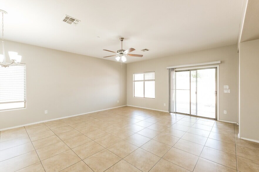 Building Photo - 105 N 108th Dr