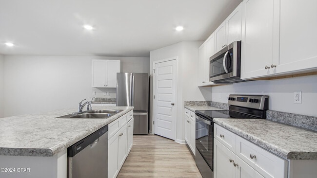 Building Photo - 5037 Rivergrass Dr