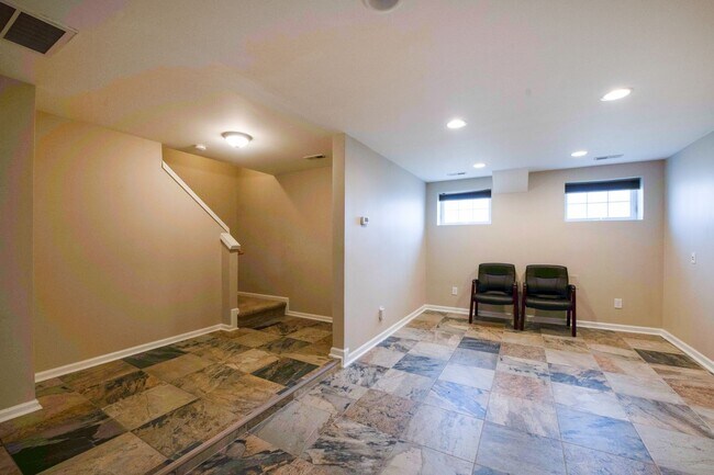 Building Photo - Spacious 3BR Townhome in Apex