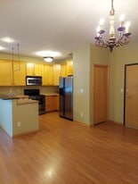 Building Photo - 2425 Aspen Rd