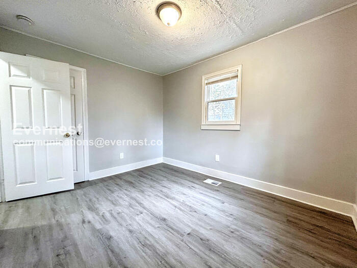 Building Photo - 2175 Pansy St NW