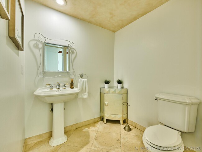 Building Photo - 3720 S Ocean Blvd