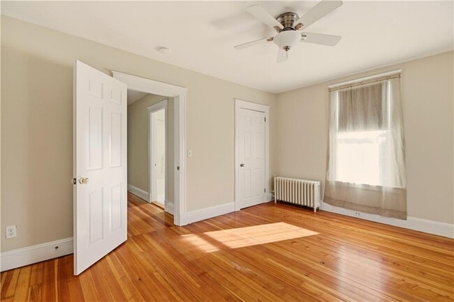 Building Photo - 7 Warner Pl