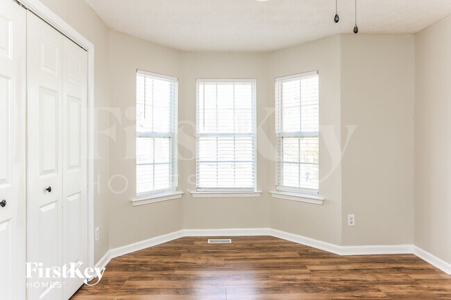 Building Photo - 23 Clearwater Ct