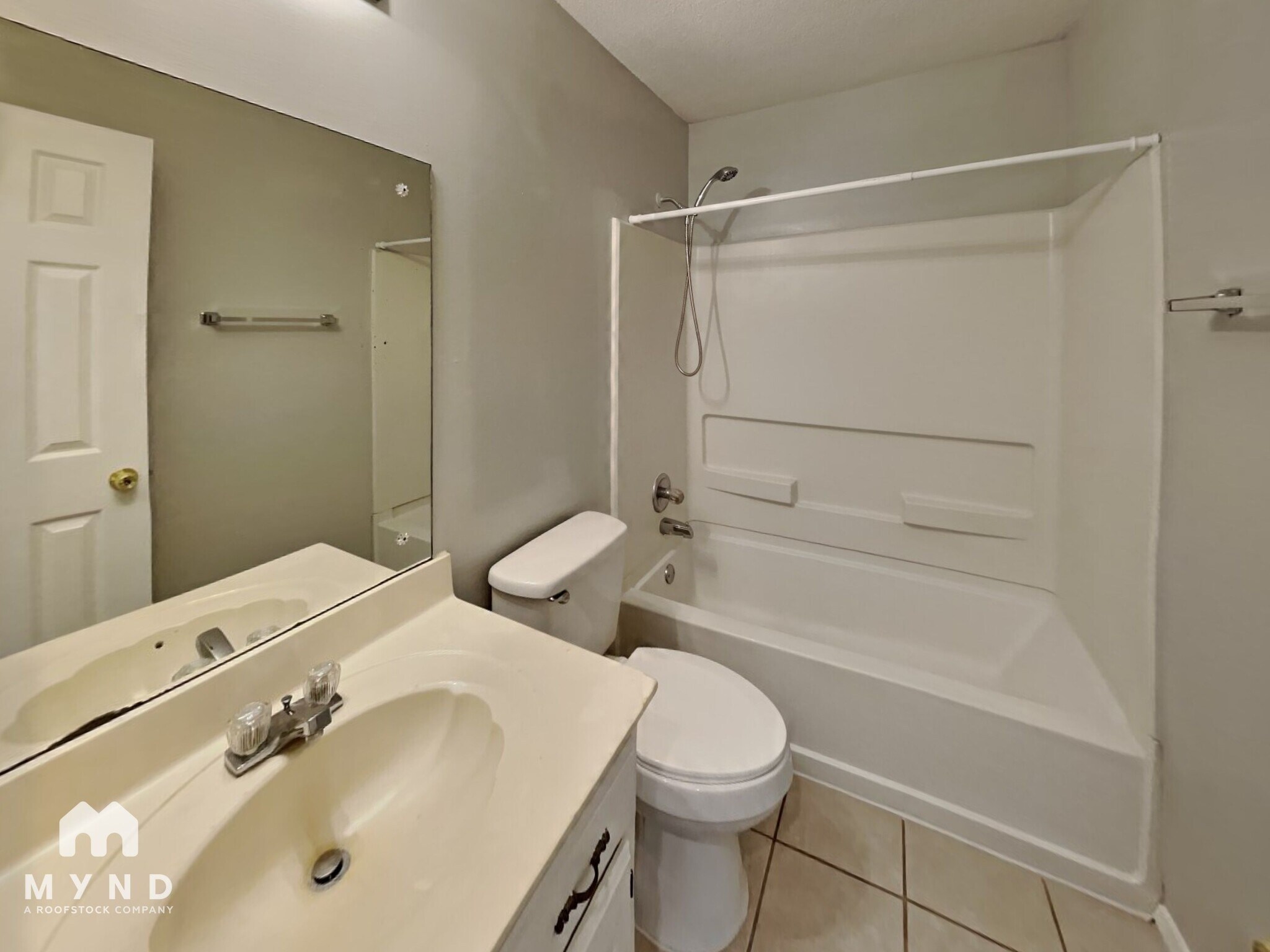 Building Photo - 3405 Laurel Dr