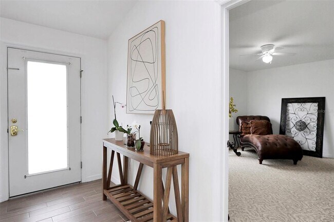 Building Photo - 10648 SW 38th Ave