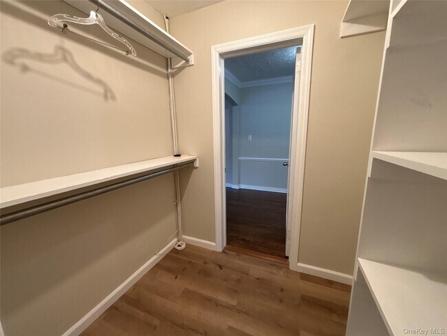 Building Photo - 28 Linden St