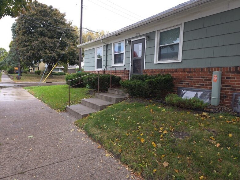 Building Photo - 2056 Bayard Ave