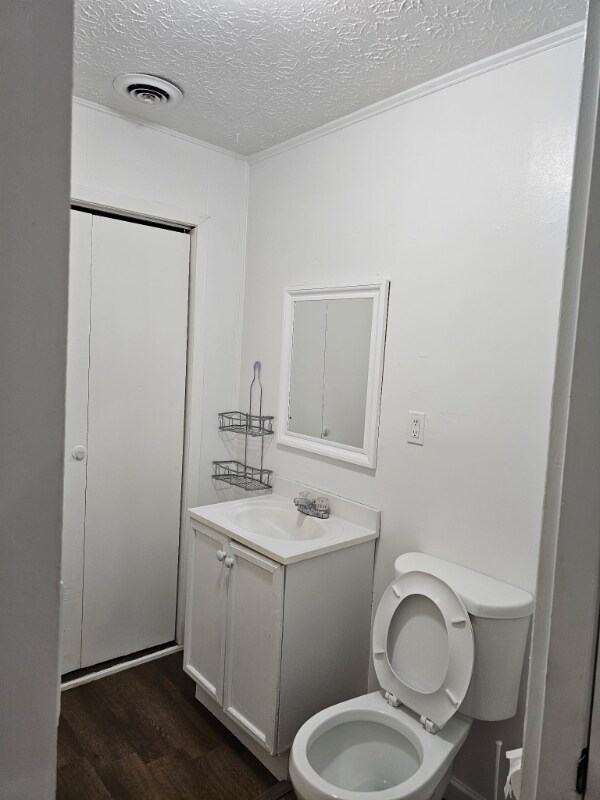 Building Photo - 165 Midway Dr