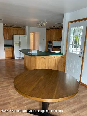 Building Photo - 502 Roseld Ave