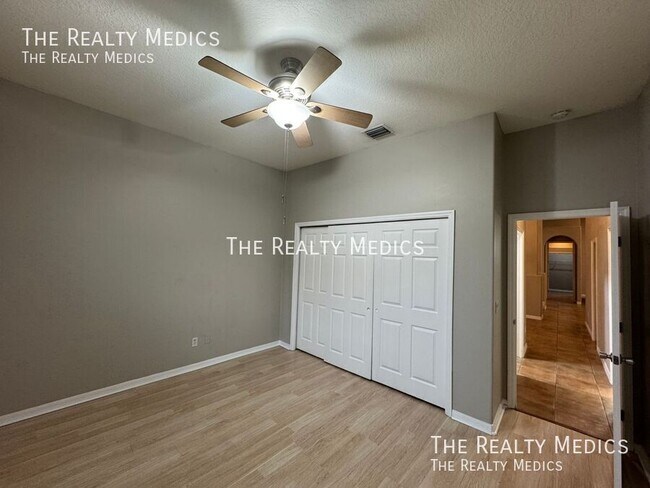 Building Photo - 2521 Roat Dr
