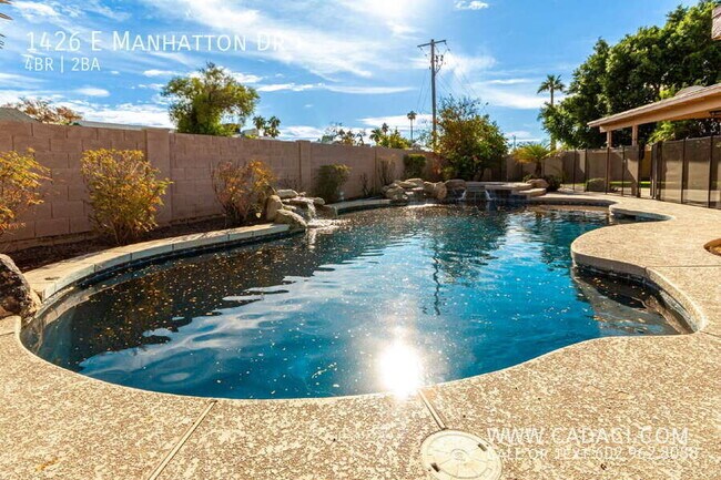 Building Photo - 1426 E Manhatton Dr