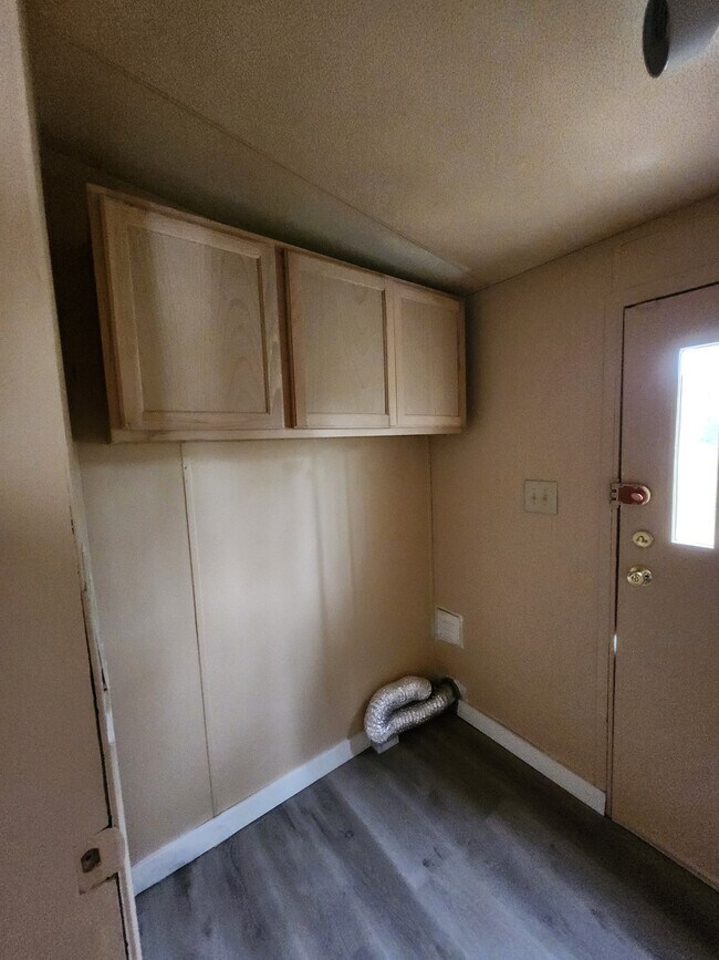 Building Photo - 2519 Openview Dr