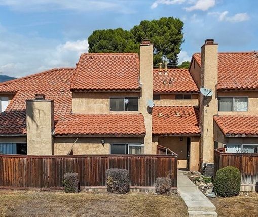 Primary Photo - 16590 Terrace Ln