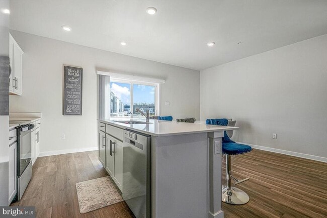 Building Photo - 313 Soft Rush Ln