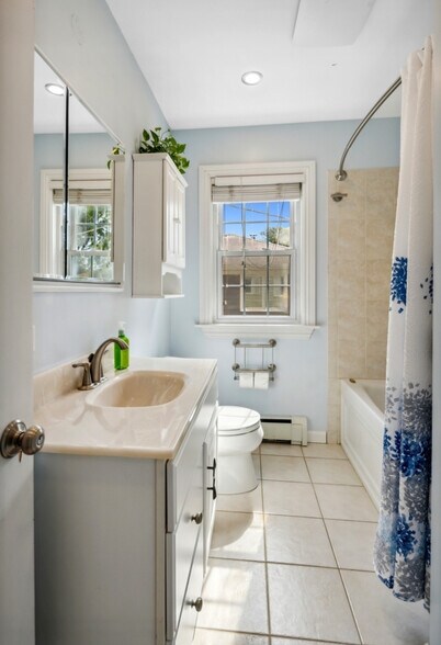 Bathroom - 805 Pershing Ave