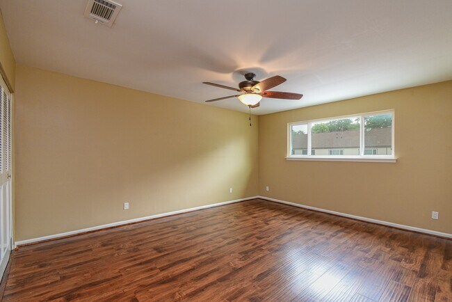 Building Photo - 10502 Hammerly Blvd