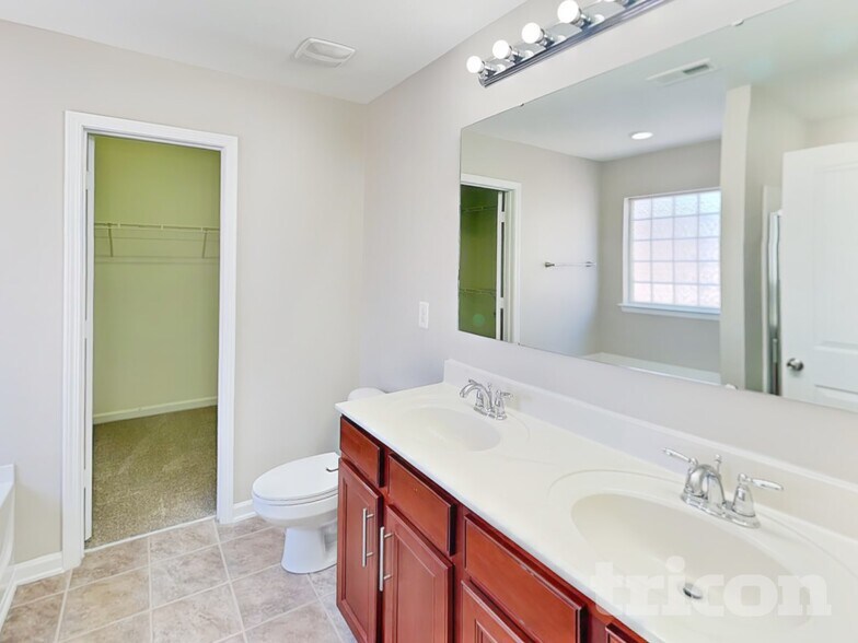 Building Photo - 16123 Raptor Ct