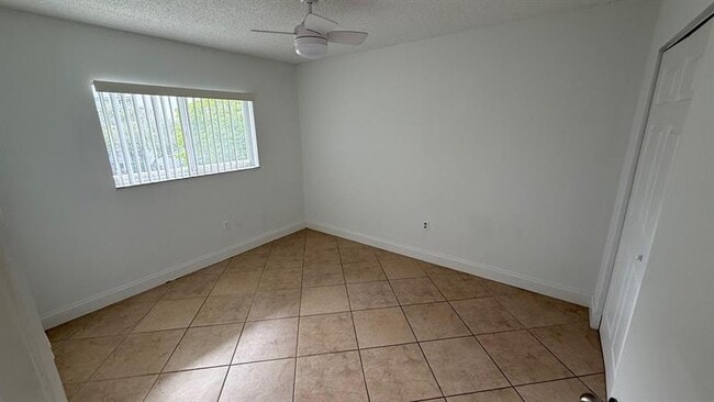Building Photo - 2236 N Cypress Bend Dr