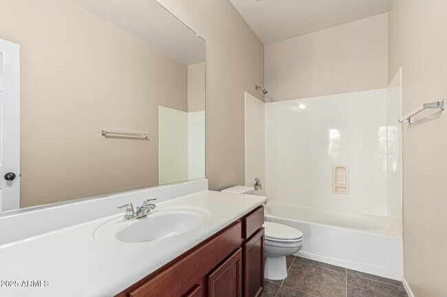 Building Photo - 3079 E Ridgewood Ln