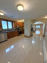 Building Photo - 33 Lafayette St