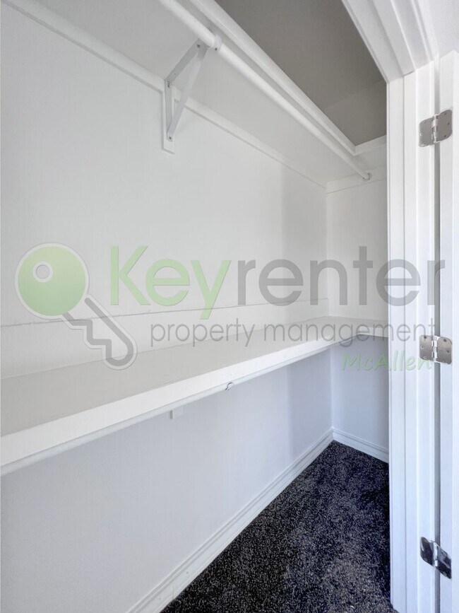 Building Photo - Beautiful 4B/2.5B Home in Mcallen