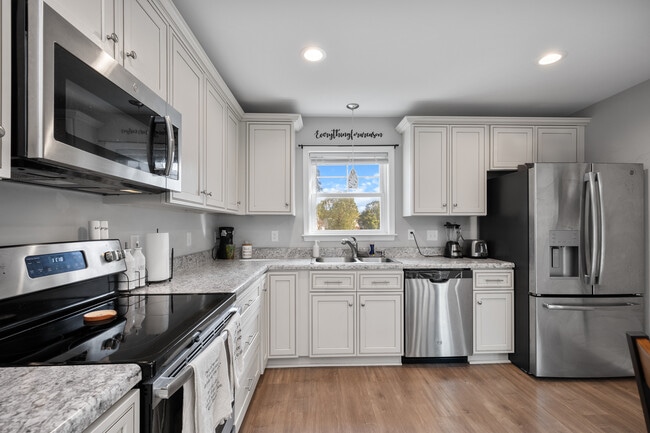 Building Photo - 2446 Gracie White Cir