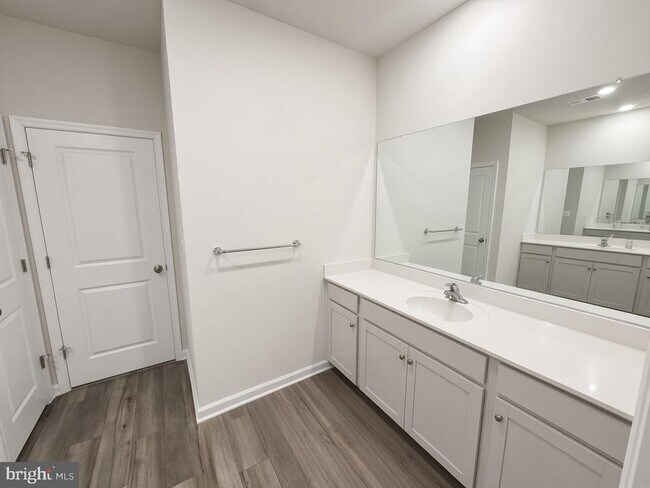 Building Photo - 42 Trout Lily Dr