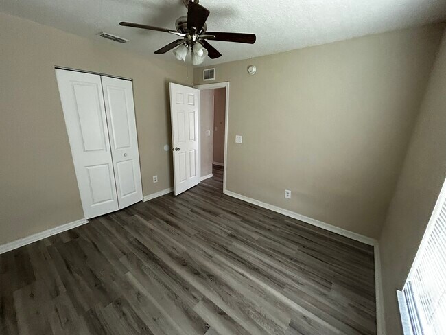 Building Photo - Quail Run Duplex