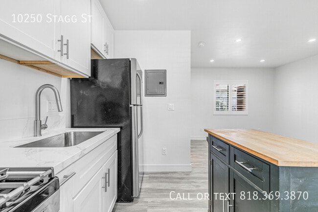 Building Photo - 10250 Stagg St