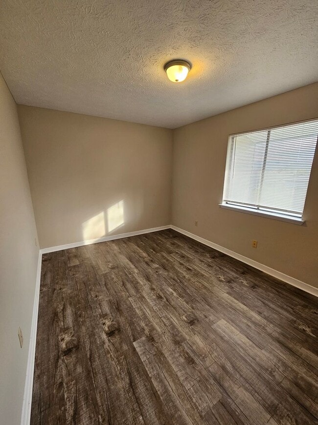 Building Photo - Efficient Townhome w/Spacious Floorplan & Convenient to Tyndall AFB! *SPECIAL: 1/2 OFF 1st Month'...