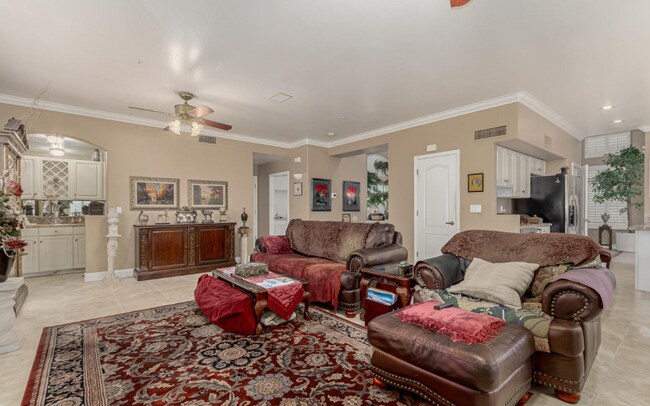 Building Photo - Space, Comfort, and a Neighborhood You’ll ...